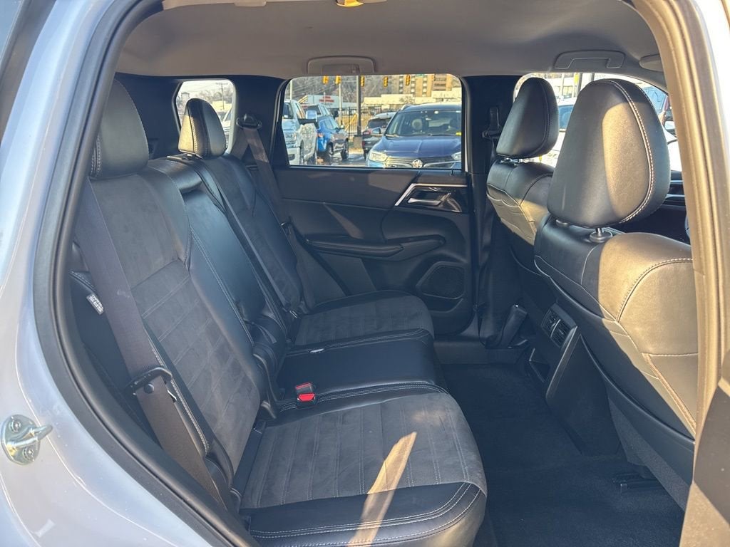 2024 Mitsubishi Outlander SE