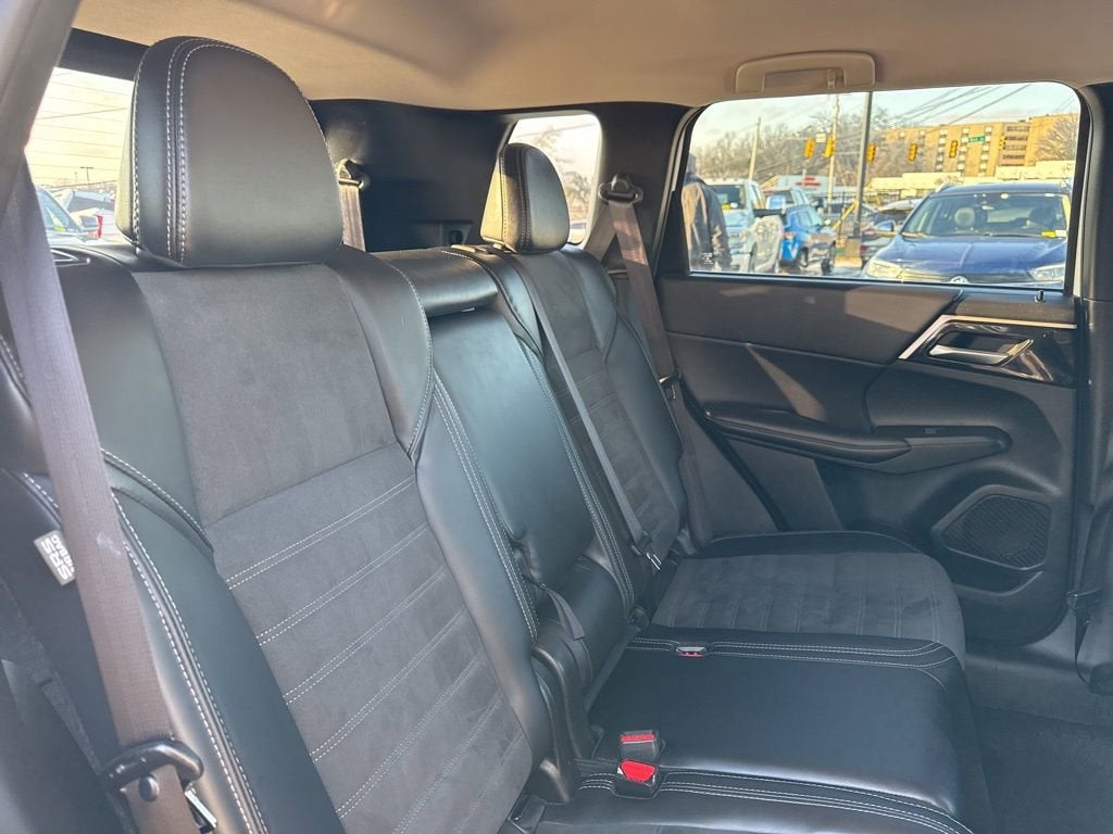 2024 Mitsubishi Outlander SE