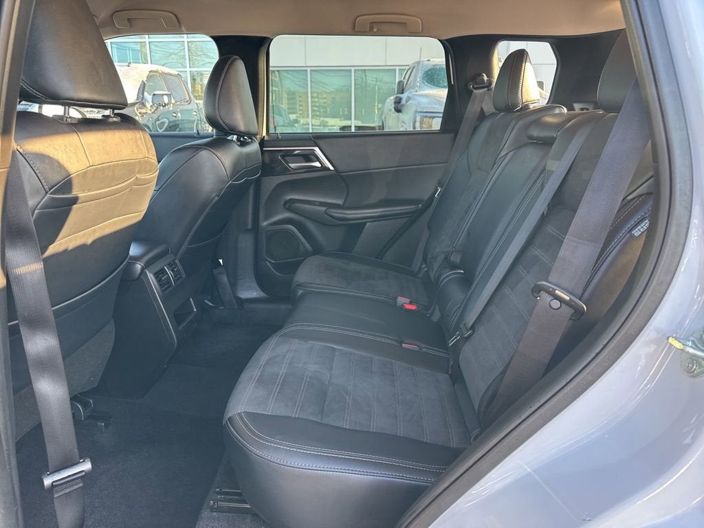 2024 Mitsubishi Outlander SE