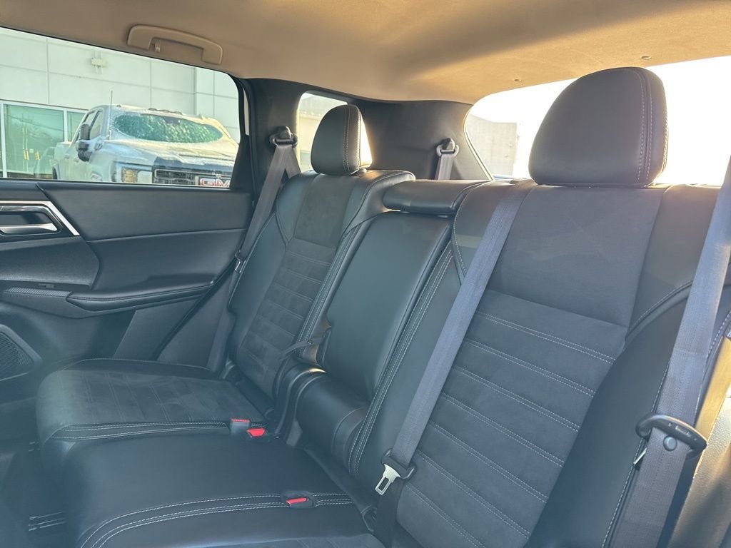 2024 Mitsubishi Outlander SE