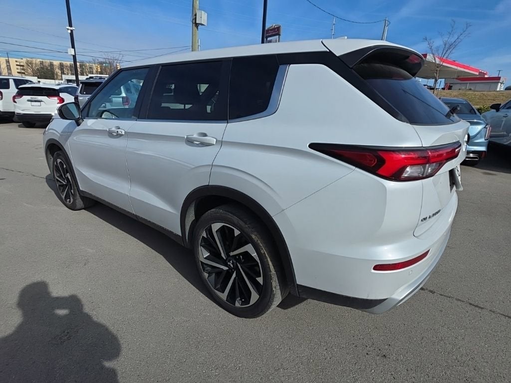 2024 Mitsubishi Outlander SE