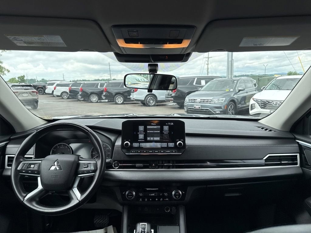 2024 Mitsubishi Outlander SE