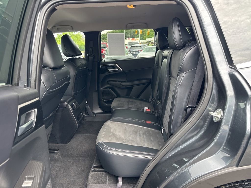2024 Mitsubishi Outlander SE