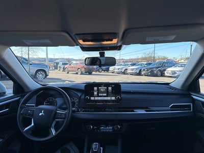 2024 Mitsubishi Outlander SE