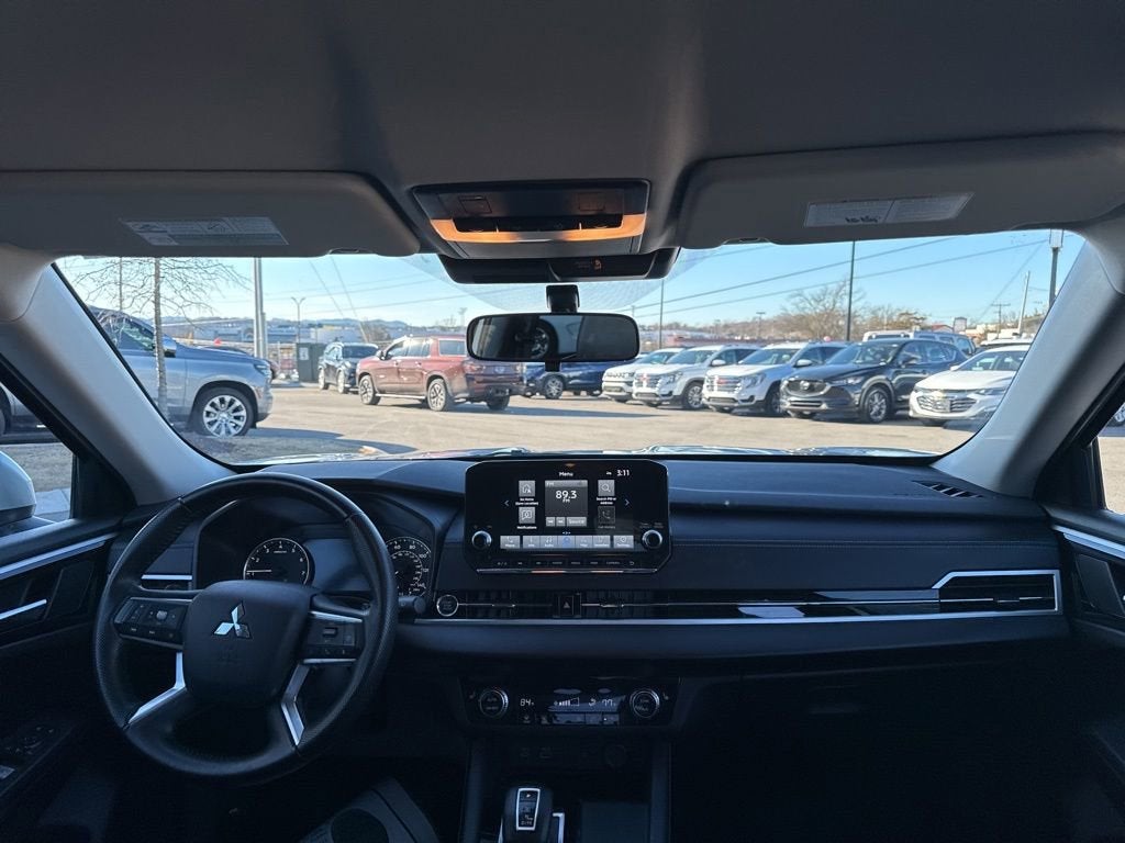 2024 Mitsubishi Outlander SE