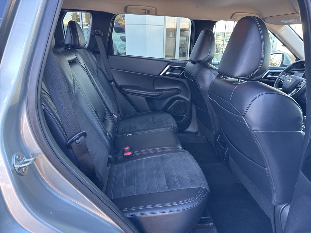 2024 Mitsubishi Outlander SE