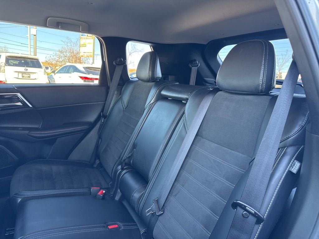 2024 Mitsubishi Outlander SE