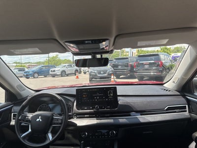 2025 Mitsubishi Outlander SE