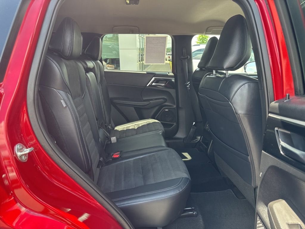 2025 Mitsubishi Outlander SE