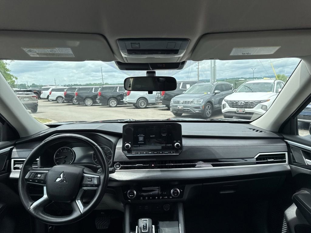 2024 Mitsubishi Outlander SE