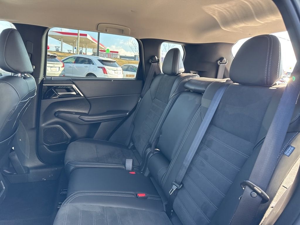 2024 Mitsubishi Outlander SE