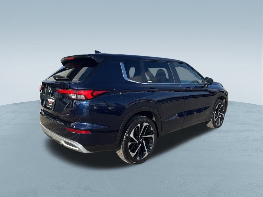 2024 Mitsubishi Outlander SE