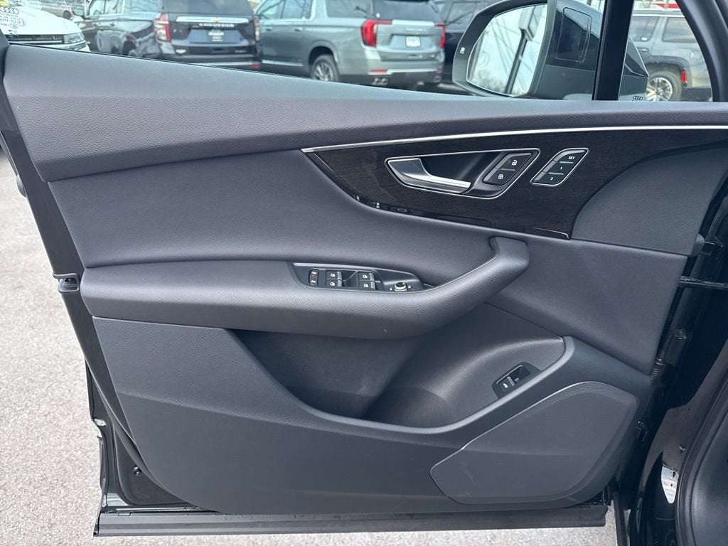 2023 Audi Q7 Premium