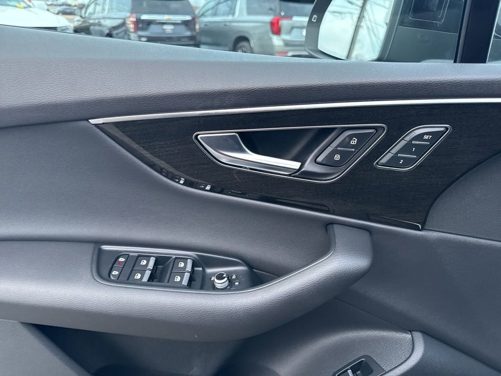 2023 Audi Q7 Premium