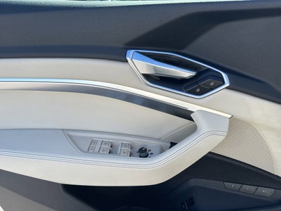 2019 Audi e-tron Premium Plus