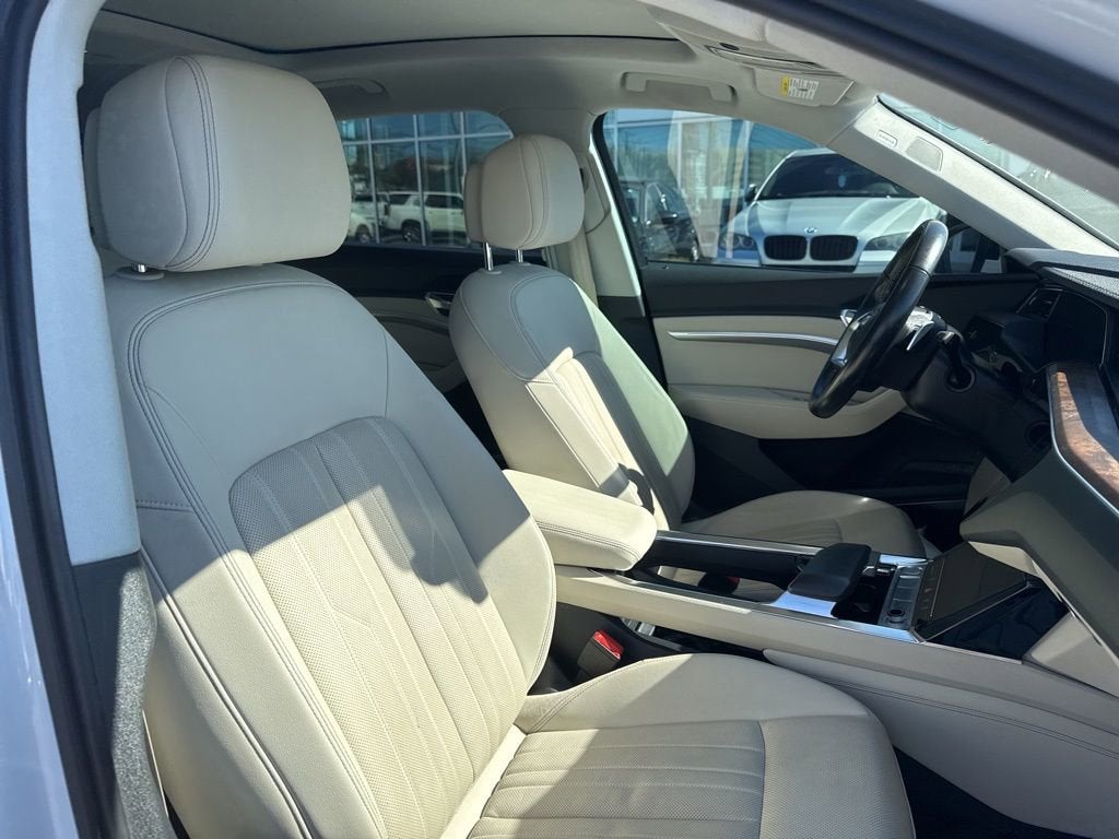 2019 Audi e-tron Premium Plus