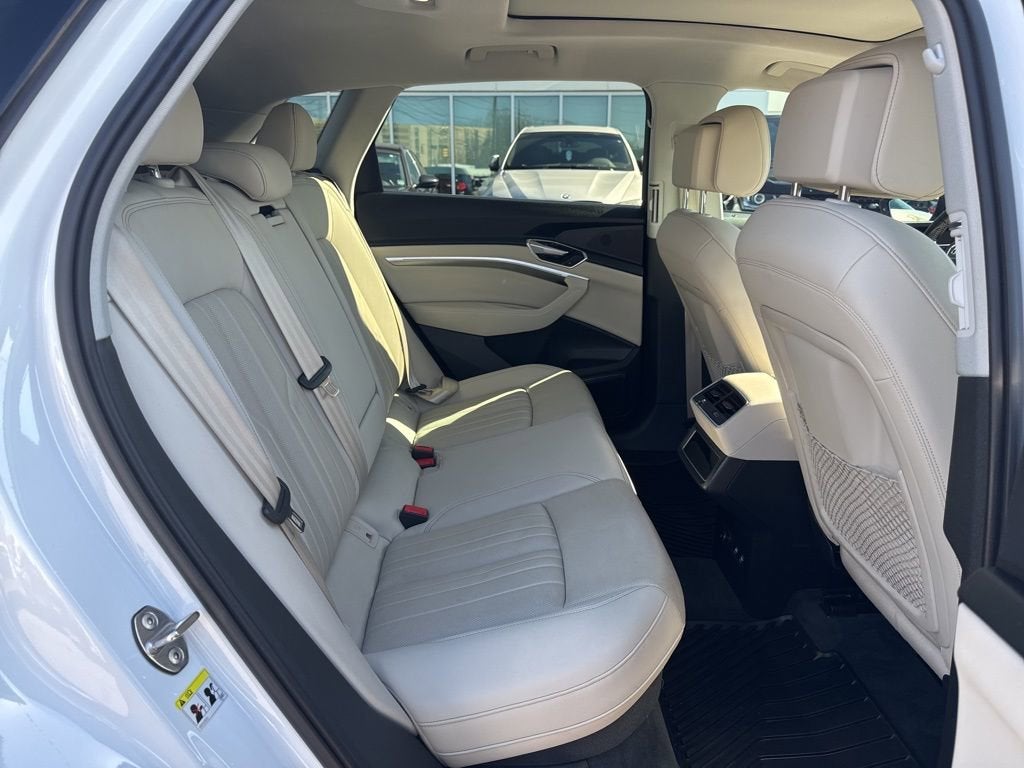 2019 Audi e-tron Premium Plus