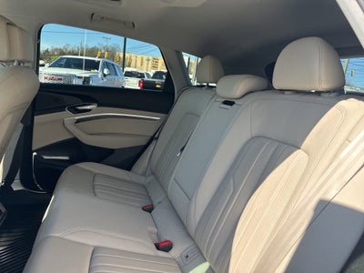 2019 Audi e-tron Premium Plus