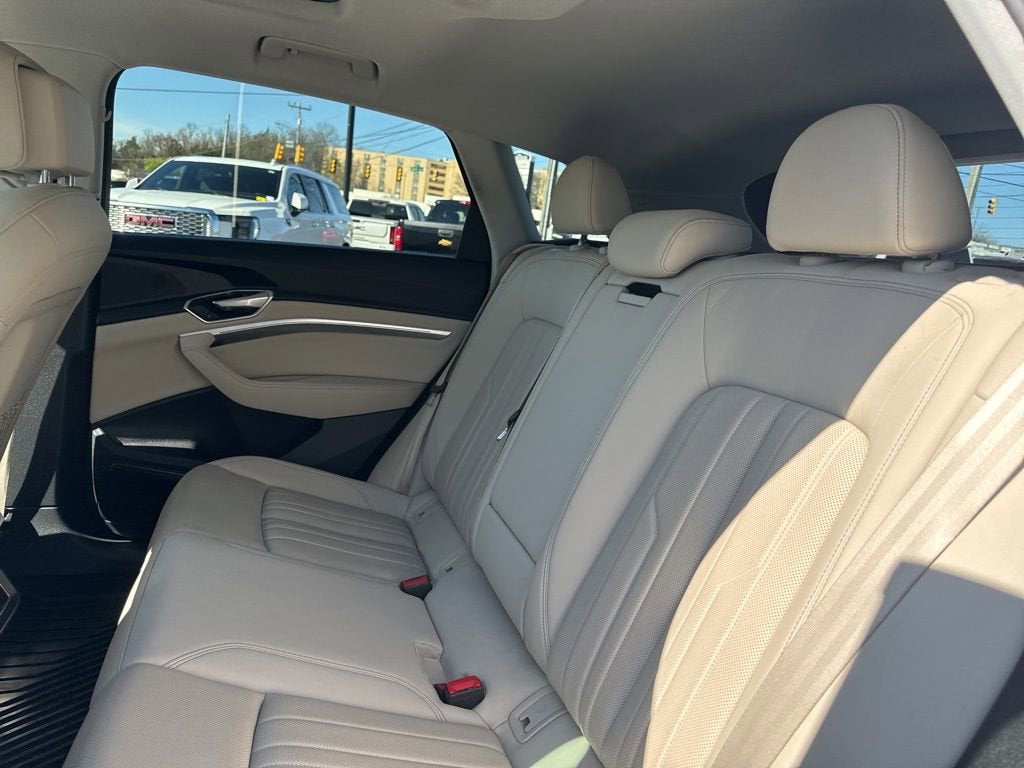 2019 Audi e-tron Premium Plus