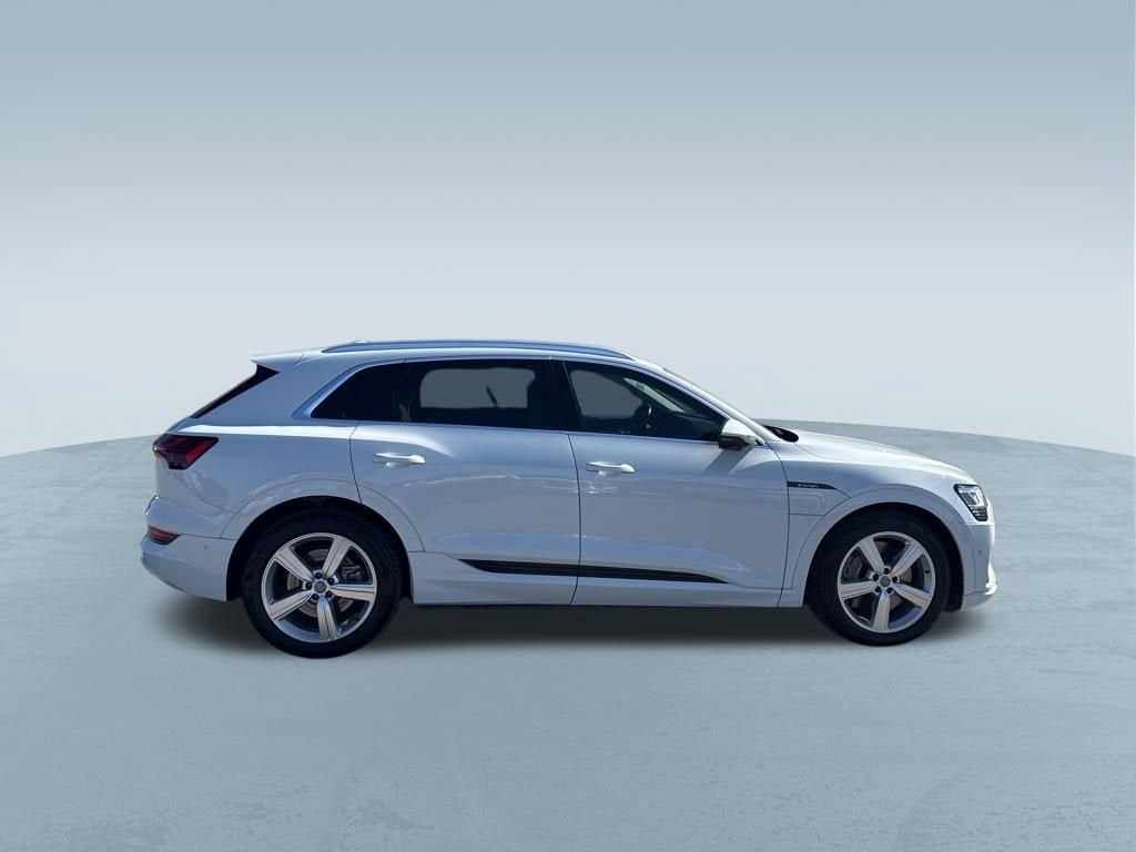 2019 Audi e-tron Premium Plus
