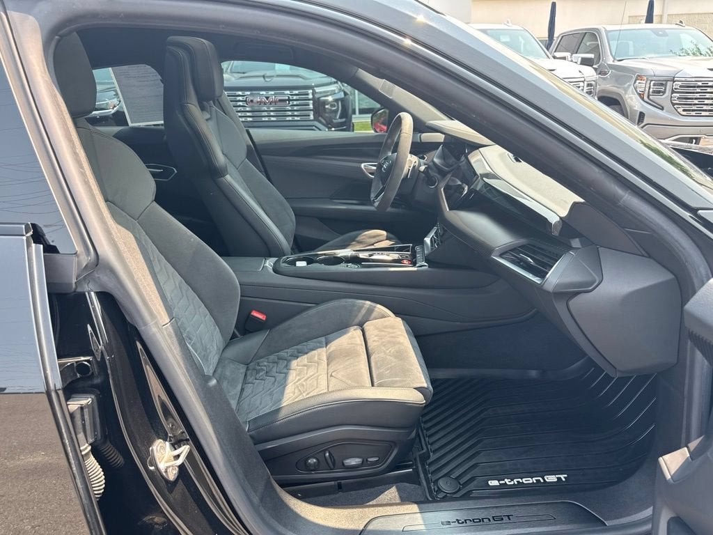 2022 Audi e-tron GT Premium Plus