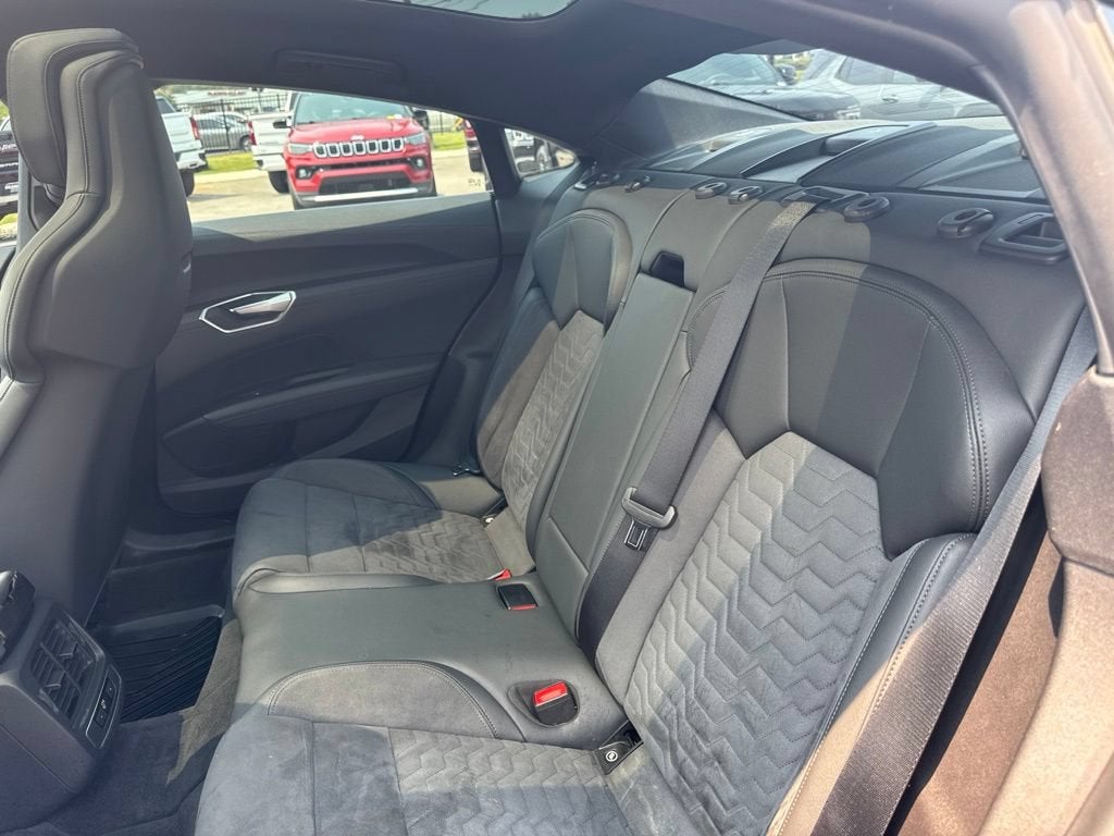 2022 Audi e-tron GT Premium Plus