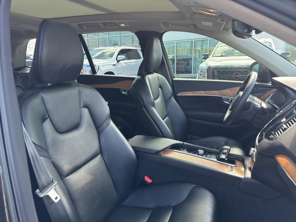 2023 Volvo XC90 Plus