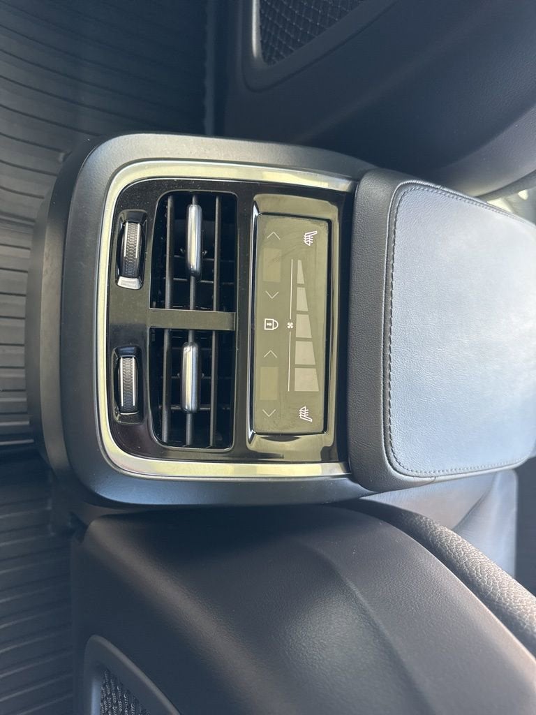 2023 Volvo XC90 Plus