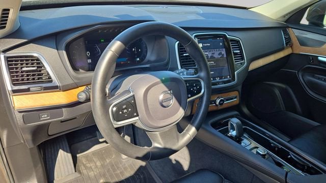 2023 Volvo XC90 Plus