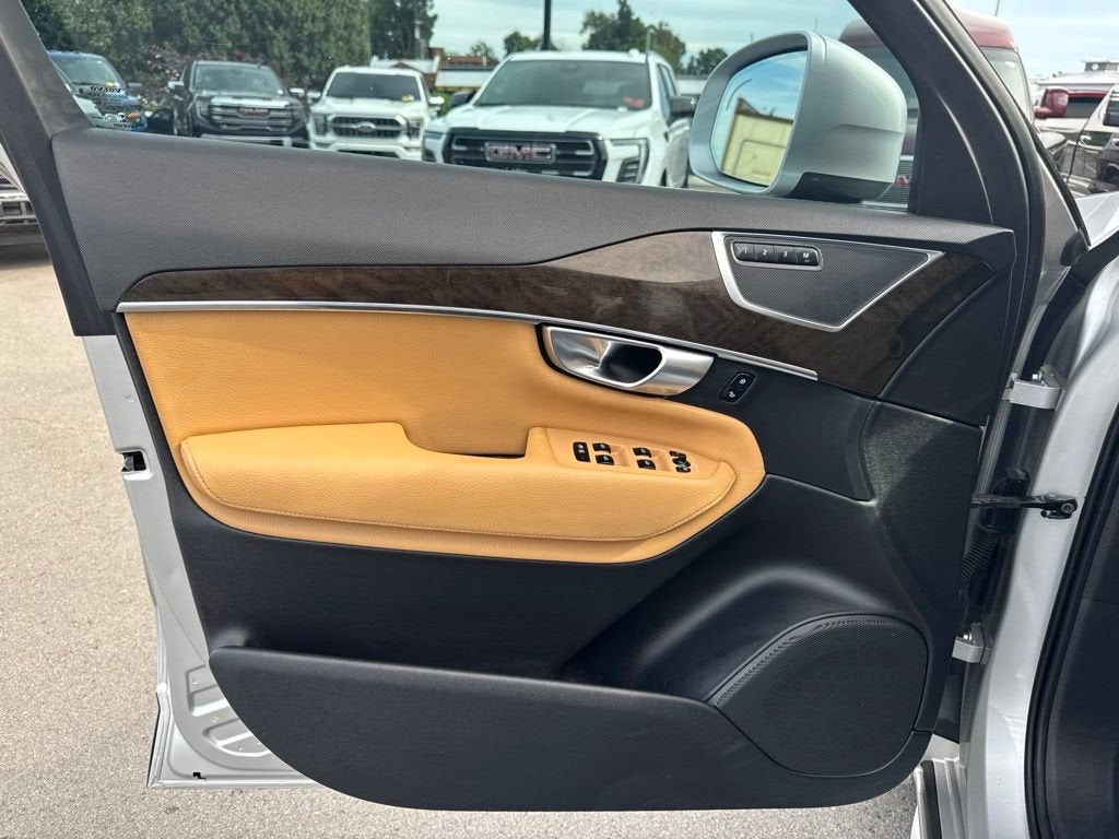 2018 Volvo XC90 Momentum