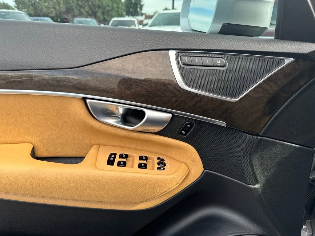 2018 Volvo XC90 Momentum