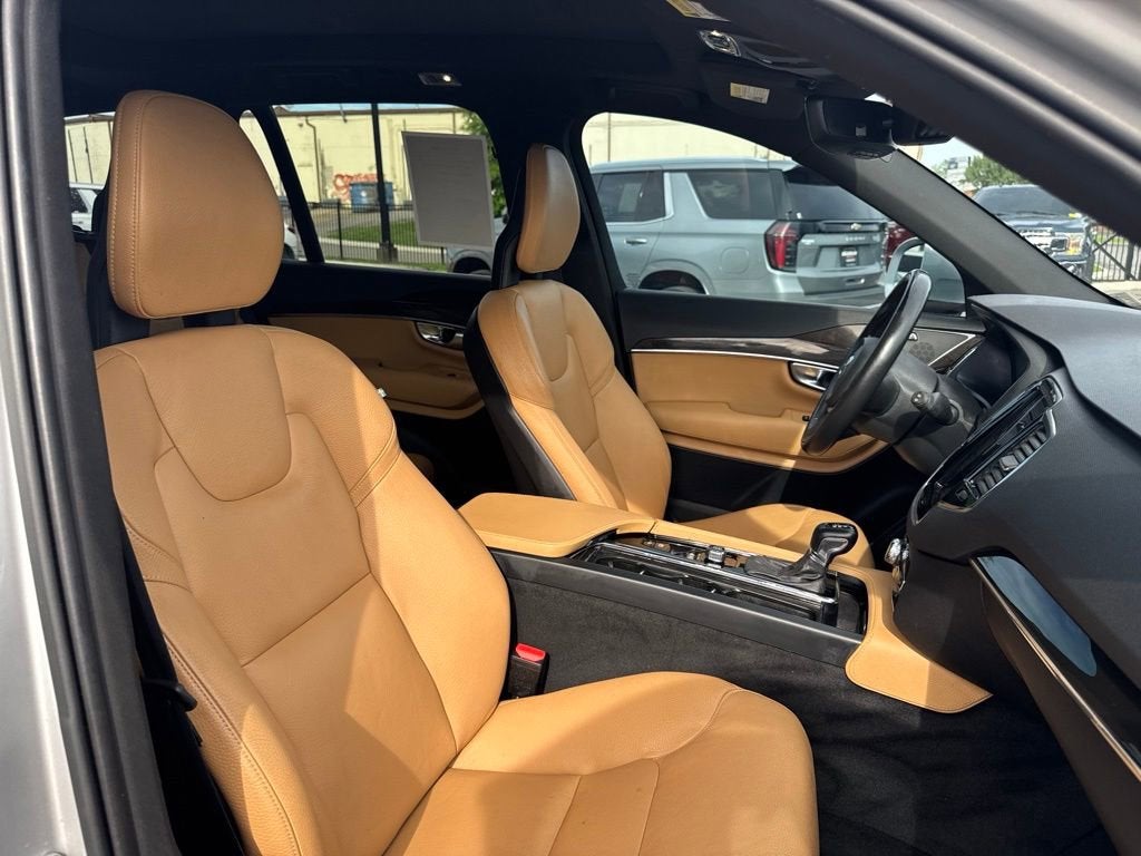 2018 Volvo XC90 Momentum
