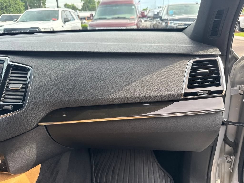 2018 Volvo XC90 Momentum
