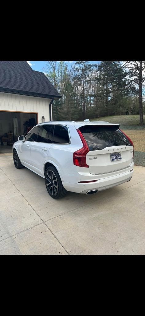 2021 Volvo XC90 Momentum